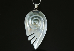 VERSIL wisior muszla naturalna rzeźbiona SREBRO 0,925