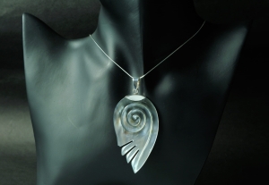 VERSIL wisior muszla naturalna rzeźbiona SREBRO 0,925