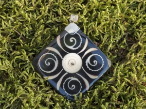 Wisior wisiorek muszla duża SREBRO 0,925