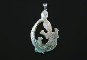 Wisior gekon jaszczurka muszla SREBRO 0,925