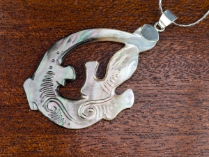 Wisior gekon jaszczurka muszla SREBRO 0,925