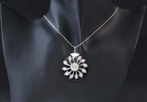 Wisior wisiorek muszla SREBRO 0,925