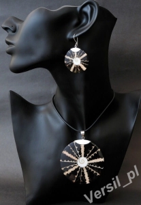 Komplet - wisior z muszlą brązowy i kolczyki