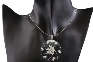 wisiorek muszla duża Bali SREBRO 0,925