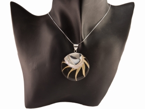 wisiorek muszla bezbarwny SREBRO 0,925